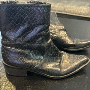 Embossed black leather Van Eli ankle boot